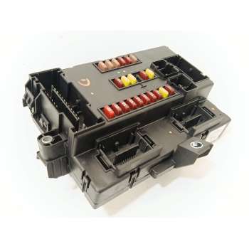 CAJA RELES / FUSIBLES 1388706080 Y503441430110