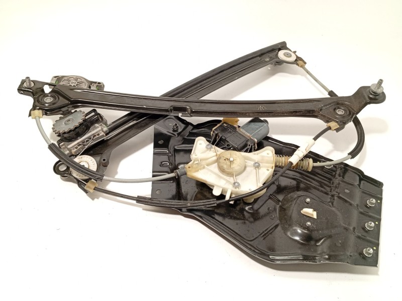 ELEVALUNAS DELANTERO DERECHO 670032860 