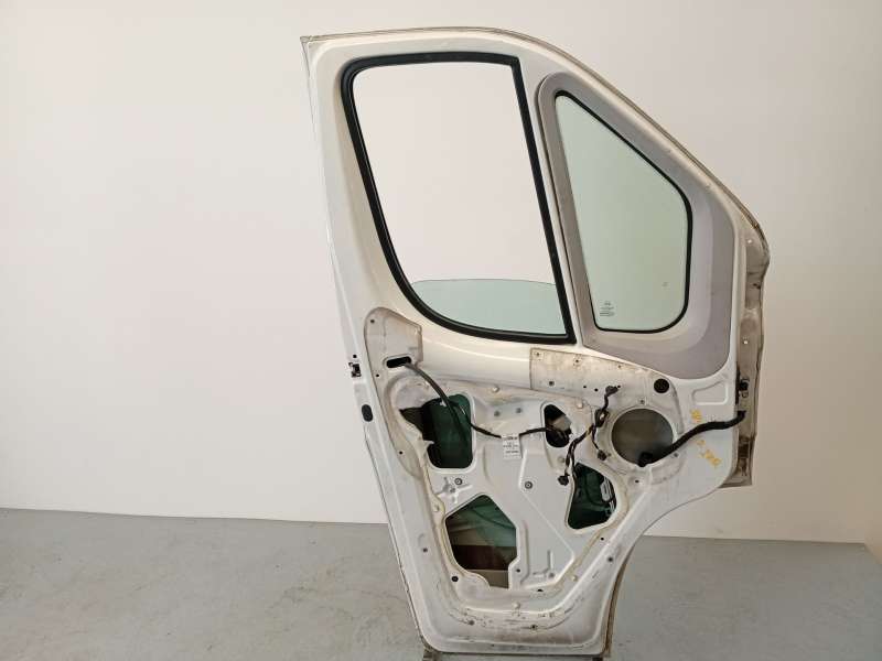 Recambio de puerta delantera izquierda para peugeot boxer furgoneta 2.2 hdi 120 referencia OEM IAM 9002EJ - Blanco 4