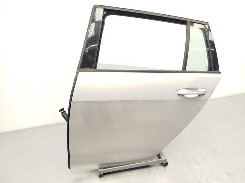 PUERTA TRASERA IZQUIERDA 5G9833055H 5G9833055D 