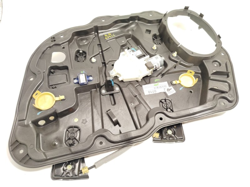 ELEVALUNAS DELANTERO DERECHO 68242678AA 68292082AA 