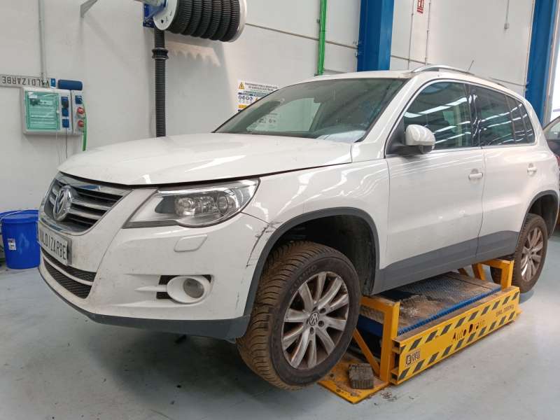 VOLKSWAGEN TIGUAN (5N_)