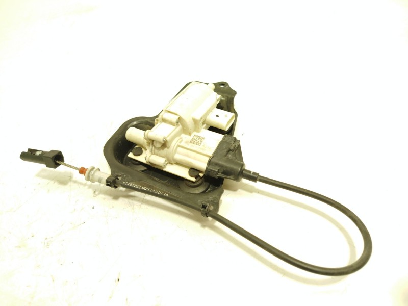 CERRADURA PUERTA TRASERA DERECHA A1667601000 