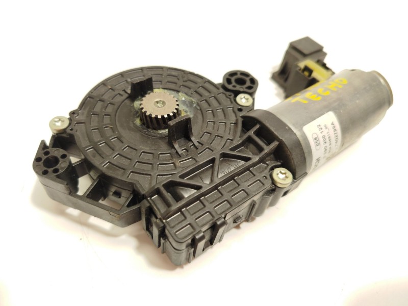 MOTOR TECHO ELECTRICO A2057804800 402795A 0390200122