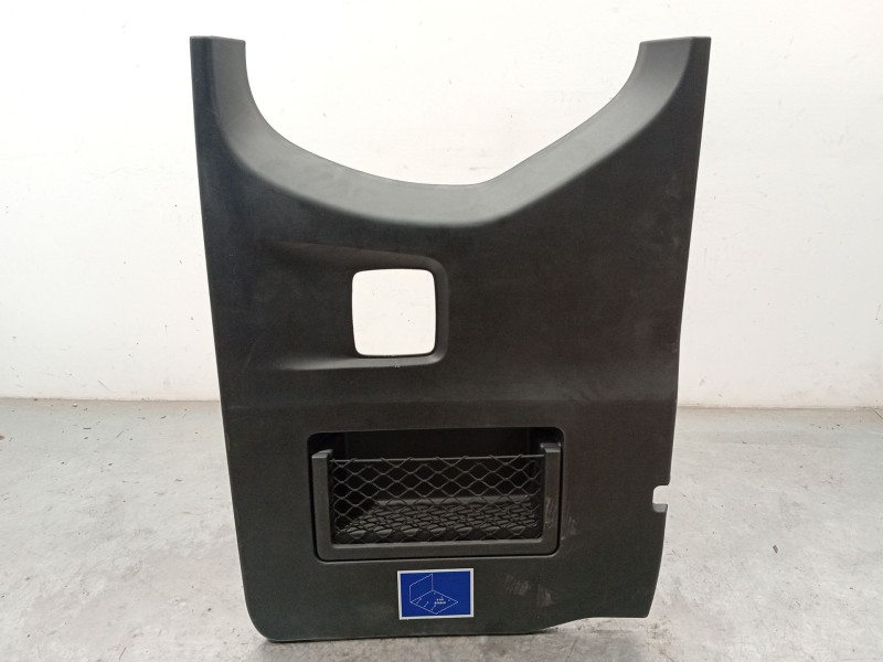 GUARNECIDO PUERTA TRASERA DERECHA A9077403600 