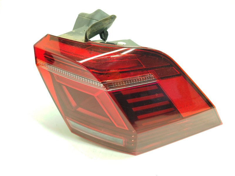 PILOTO TRASERO DERECHO 5NA945208K 