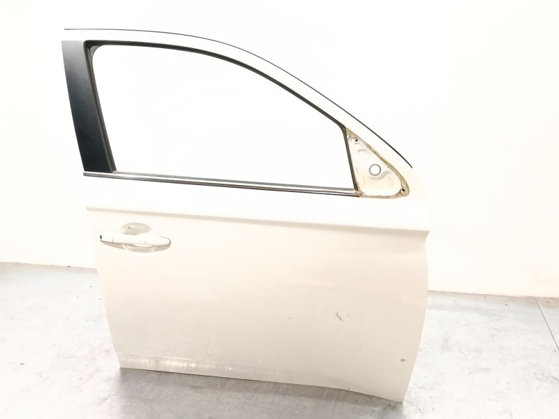 PUERTA DELANTERA DERECHA 5700B672 