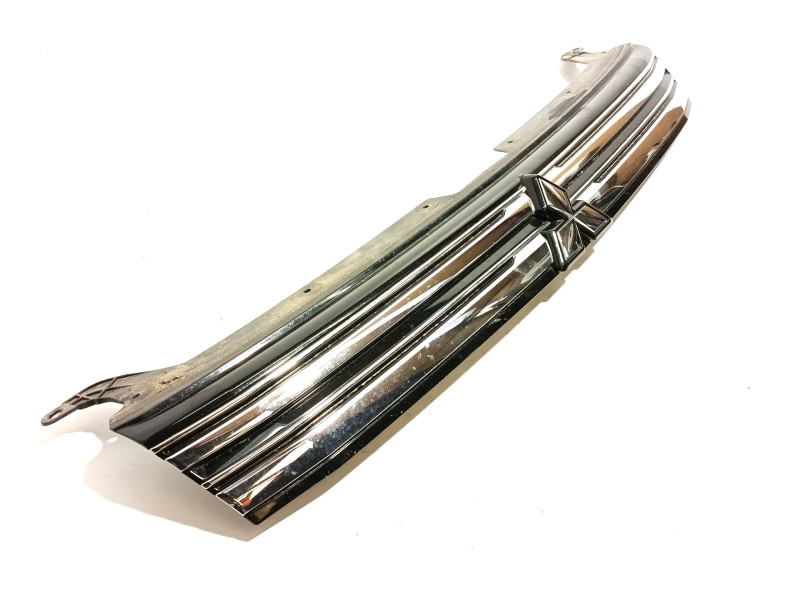 REJILLA DELANTERA 7450A643 