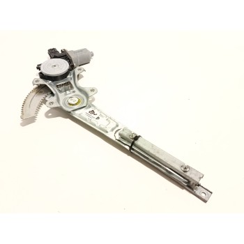 ELEVALUNAS TRASERO DERECHO 5743A240 