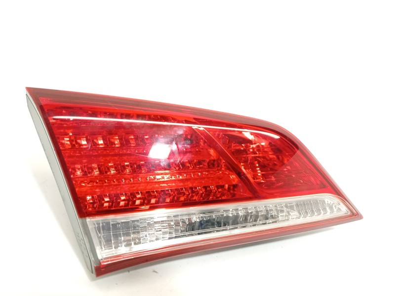 PILOTO TRASERO IZQUIERDO INTERIOR 924033Z300 