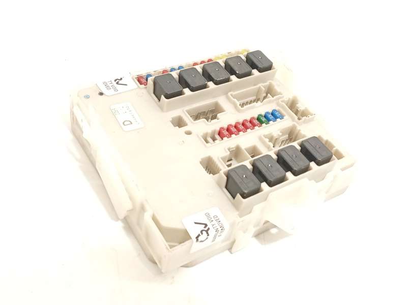 CAJA RELES / FUSIBLES 284B6EB30C 