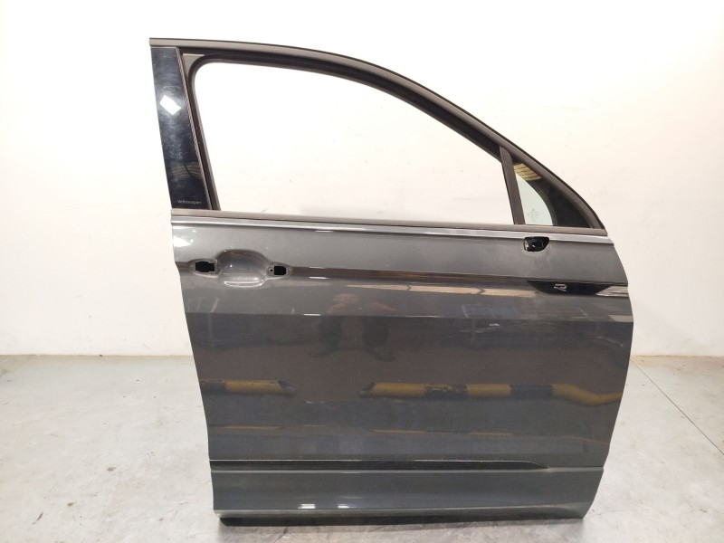 PUERTA DELANTERA DERECHA 5NA831056N 
