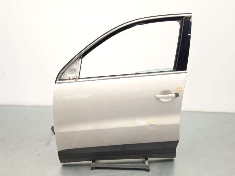 PUERTA DELANTERA IZQUIERDA 5N0831055B 