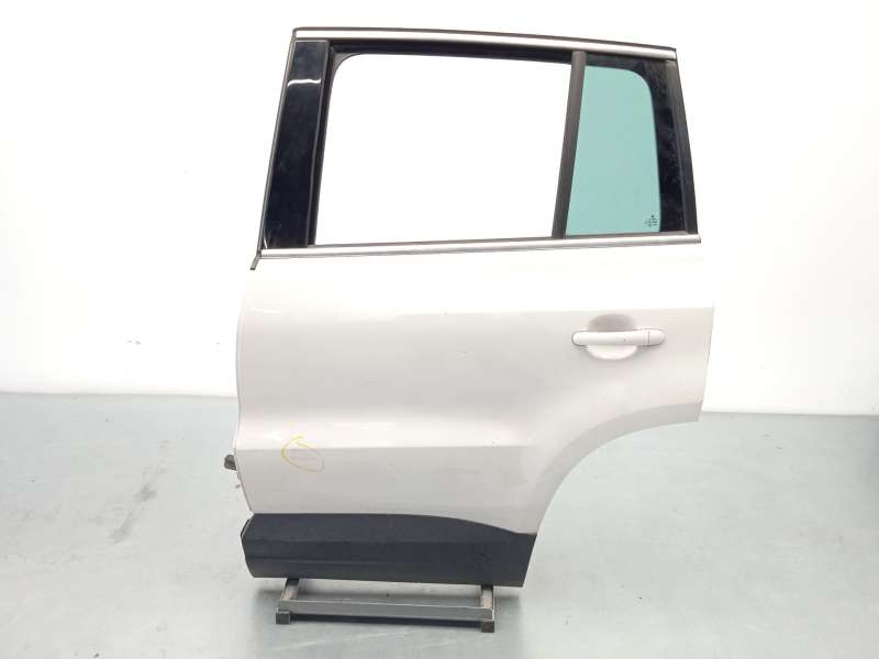 PUERTA TRASERA IZQUIERDA 5N0833055A 
