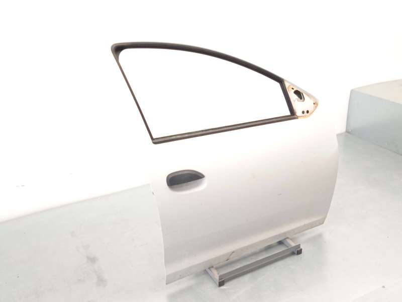 Recambio de puerta delantera derecha para dacia sandero ii (b8_) 1.2 referencia OEM IAM 801008681R - Blanco 2