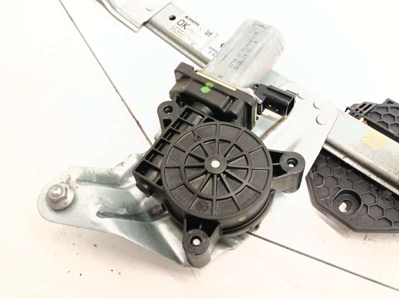 Recambio de elevalunas delantero derecho para dacia sandero ii (b8_) 1.2 referencia OEM IAM 807209299R - Blanco 4
