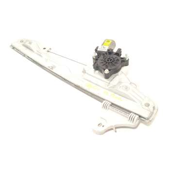 ELEVALUNAS DELANTERO DERECHO 82460J9000 