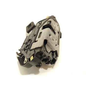 CERRADURA PUERTA TRASERA DERECHA 5TA839016Q 