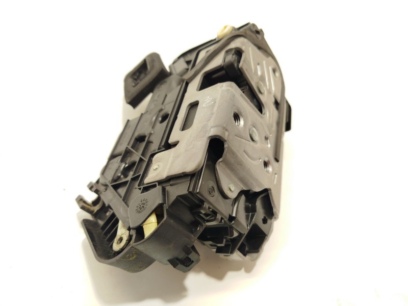 CERRADURA PUERTA TRASERA DERECHA 5TA839016Q 