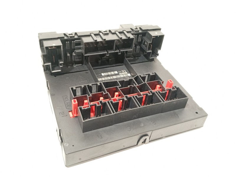 CAJA RELES / FUSIBLES 3C0937049AL F005V00663