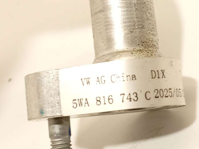 Recambio de tubos aire acondicionado para volkswagen  golf viii 1.5 referencia OEM IAM 5WA816743C - Plata 4