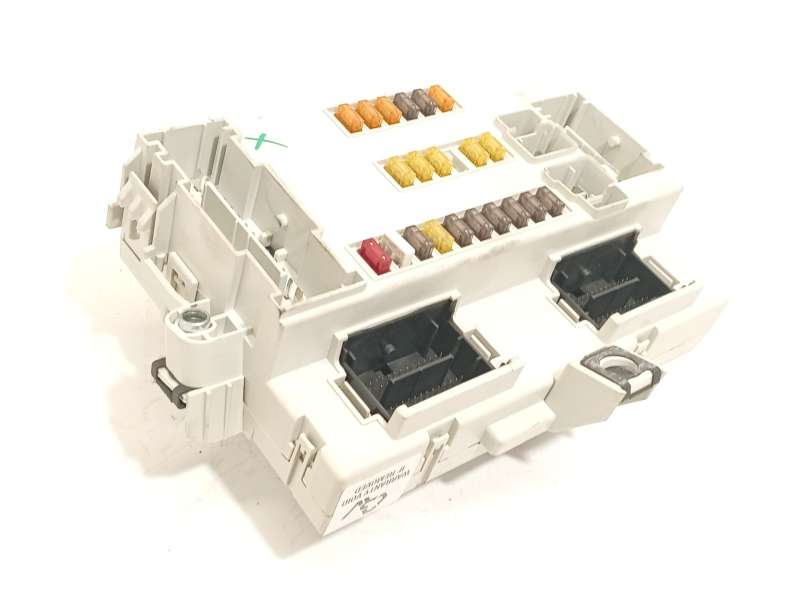 CAJA RELES / FUSIBLES 50520758 Y503440350114