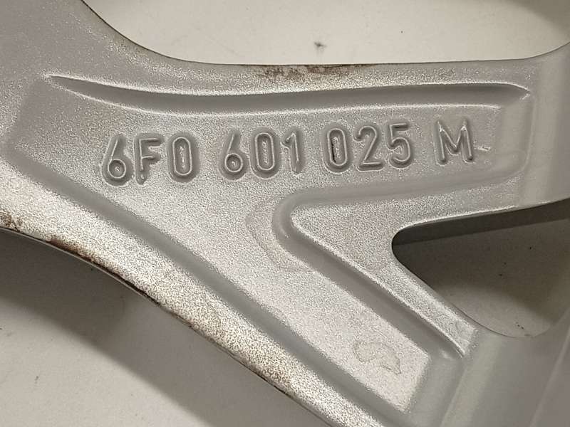 Recambio de llanta para seat ibiza v (kj1, kjg) 1.0 tsi referencia OEM IAM 6F0601025M8Z8 6