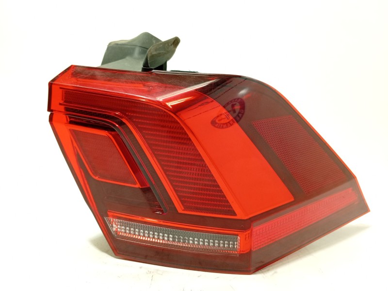 PILOTO TRASERO DERECHO 5NA945096B 