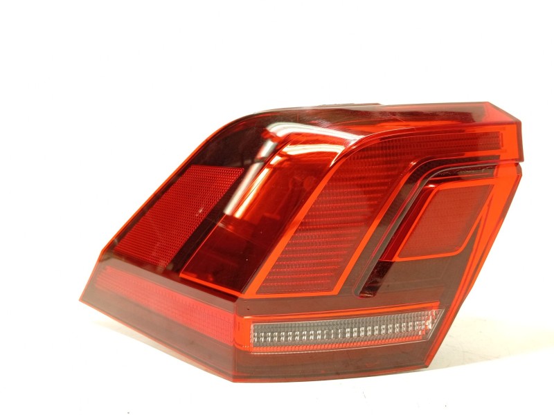 PILOTO TRASERO IZQUIERDO 5NA945095B 