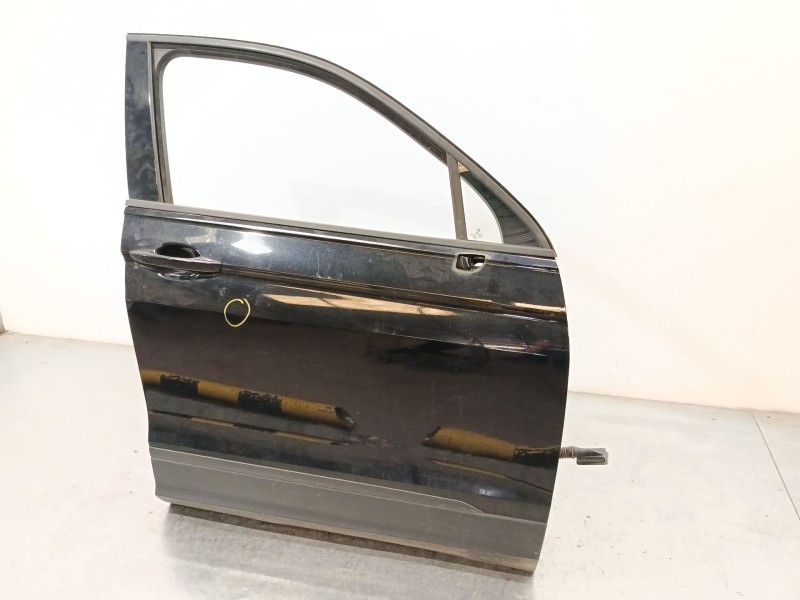 PUERTA DELANTERA DERECHA 5NA831056N 