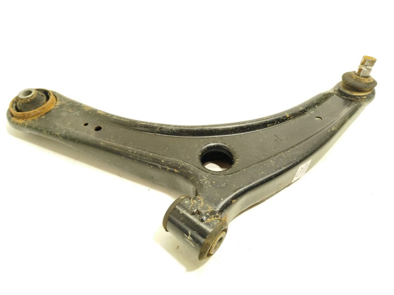 BRAZO SUSPENSION INFERIOR DELANTERO IZQUIERDO 4013A427 