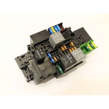 CAJA RELES / FUSIBLES A2229063202 