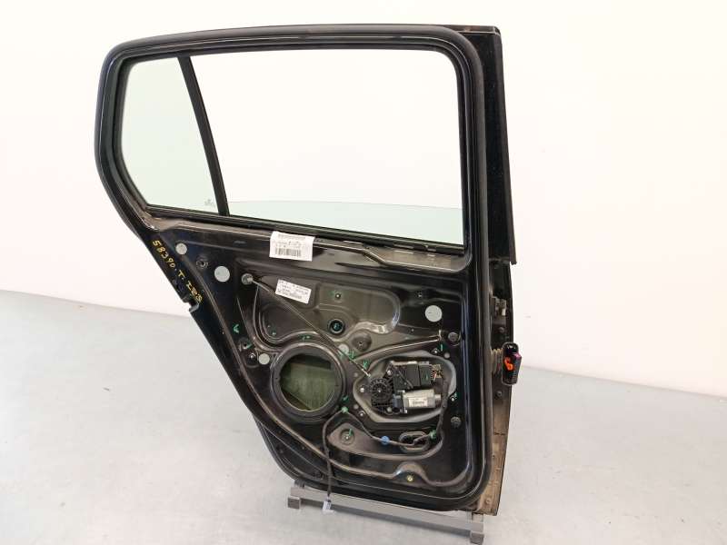Recambio de puerta trasera izquierda para volkswagen golf v (1k1) 1.9 tdi referencia OEM IAM 1K6833105J - Negro 4