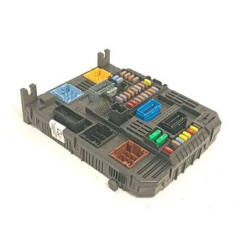 CAJA RELES / FUSIBLES 9830707780 1656267780 28641132