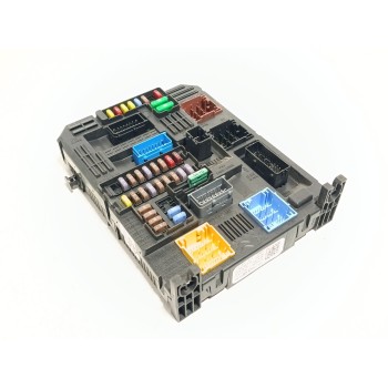 CAJA RELES / FUSIBLES 9819851280 1617016180 28550129