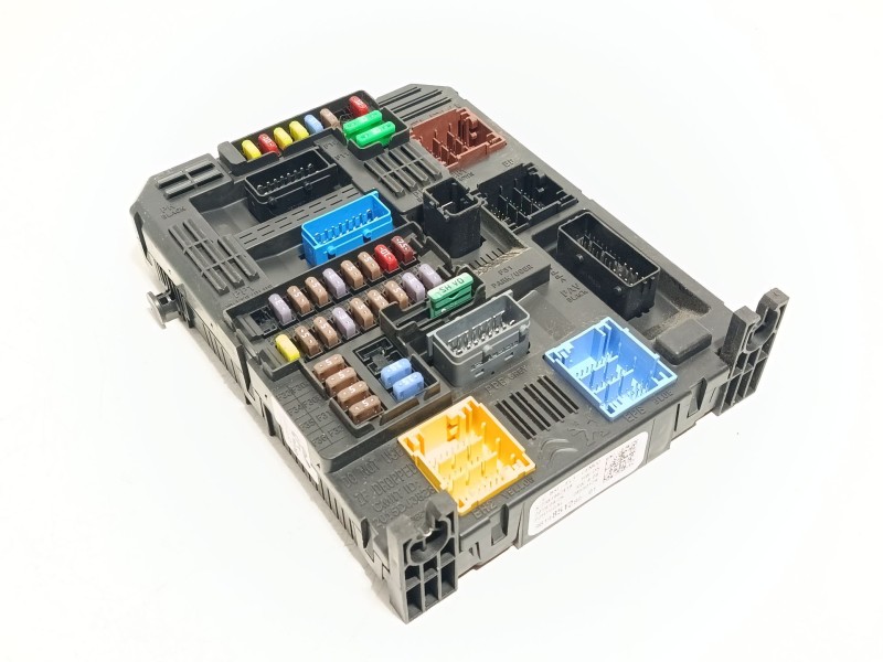 CAJA RELES / FUSIBLES 9819851280 1617016180 28550129