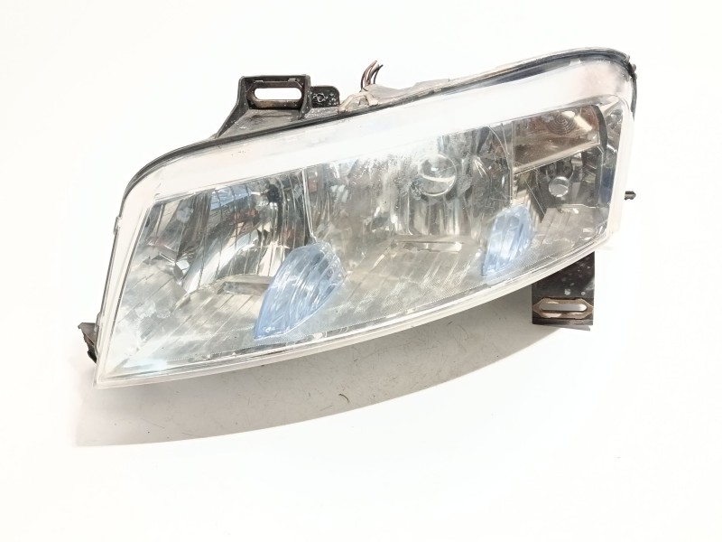 FARO IZQUIERDO 51758094 