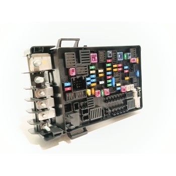 CAJA RELES / FUSIBLES 11738141 