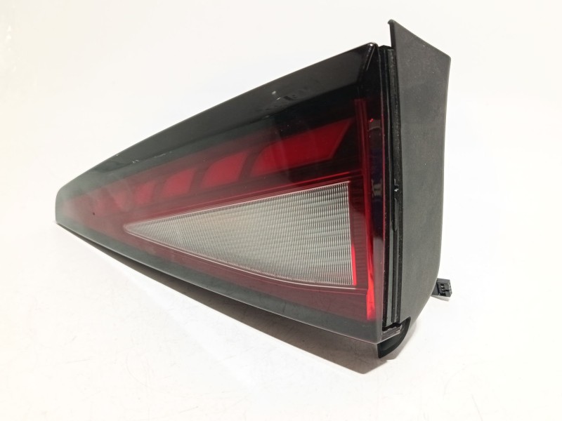 PILOTO TRASERO DERECHO INTERIOR 11202867 A31018R0100