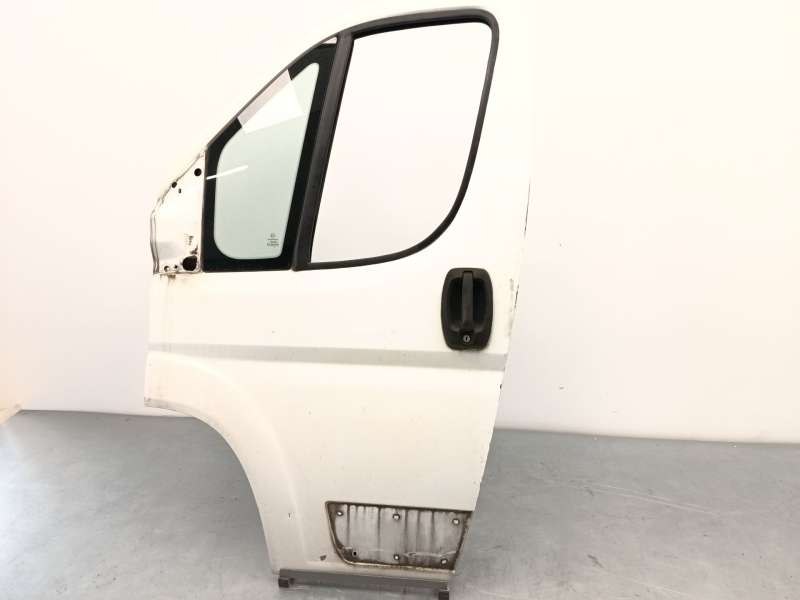 Recambio de puerta delantera izquierda para peugeot boxer furgoneta 2.2 hdi 100 referencia OEM IAM 9002X8 - Blanco 2