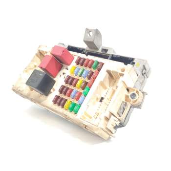 CAJA RELES / FUSIBLES 1349511080 1607143080 503440010205