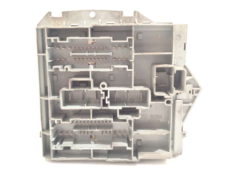 Recambio de caja reles / fusibles para peugeot boxer furgoneta 2.2 hdi 100 referencia OEM IAM 1349944080 - Blanco 4