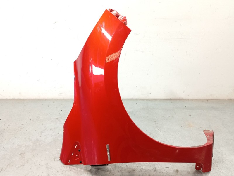 ALETA DELANTERA DERECHA 631002841R 