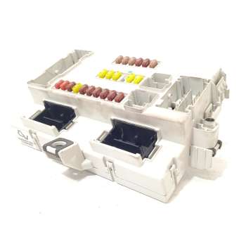 CAJA RELES / FUSIBLES 50520758 Y503440350114