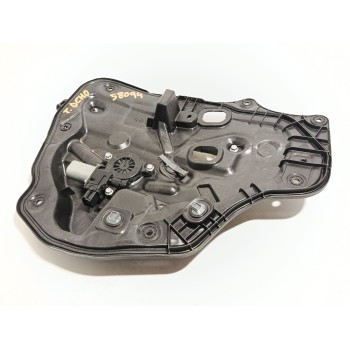 ELEVALUNAS TRASERO DERECHO KB7W72590 B45C5858X 