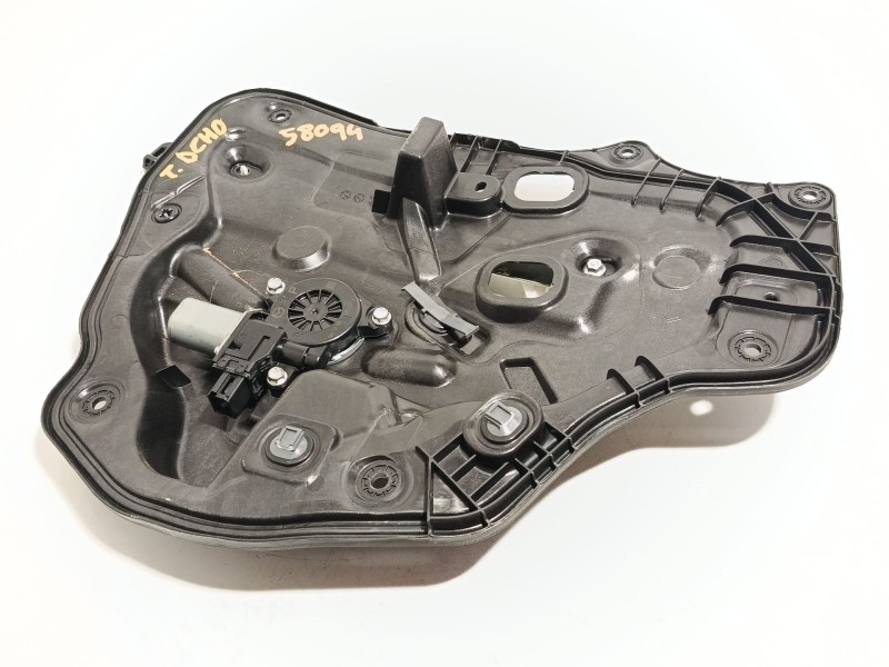 ELEVALUNAS TRASERO DERECHO KB7W72590 B45C5858X 