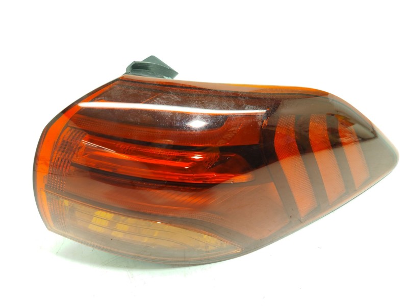 PILOTO TRASERO DERECHO 92402D7600 