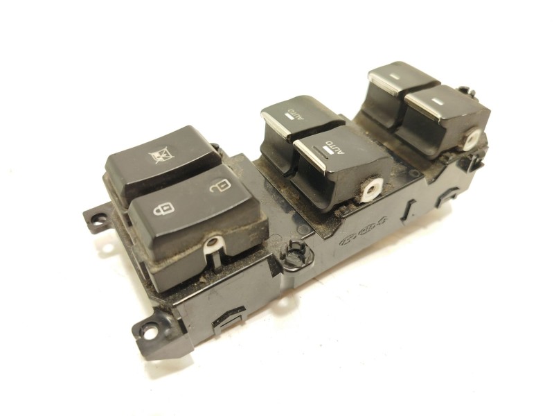 MANDO ELEVALUNAS DELANTERO IZQUIERDO 93570D35004X 