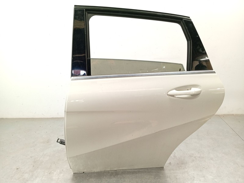 PUERTA TRASERA IZQUIERDA A2467300105 