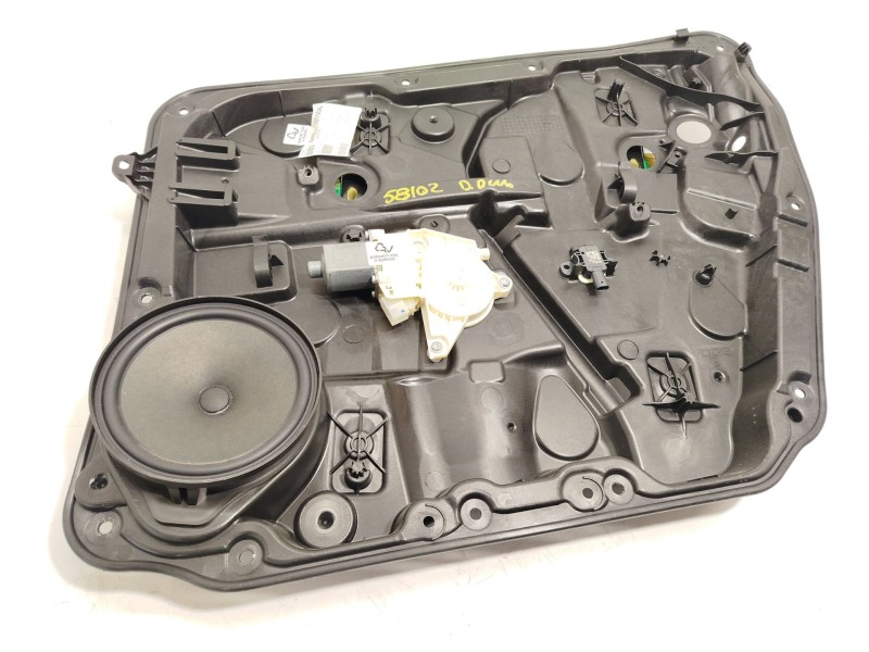 ELEVALUNAS DELANTERO DERECHO A2467200279 A2469065200 